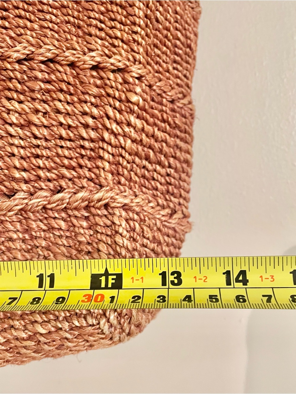Woven Straw Tote Bag w/Brown Leather Handles Toggle Button Natural/Rosewood- EUC - Picture 9 of 10